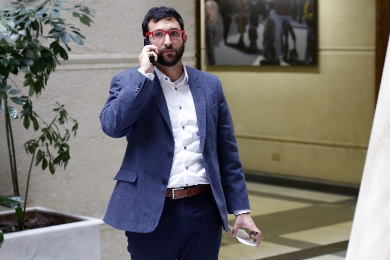Diputado Miguel Crispi: "Llevamos un mes desde que empezó esto y no ha cambiado nada (...) veo incapacidad e inacción del gobierno"