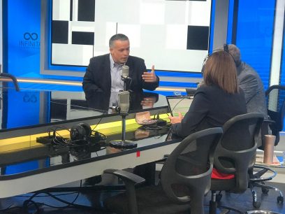 Óscar Landerretche: "El rol del presidente y de su gabinete debiera ser ordenar el camino político"