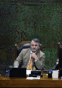 Pepe Auth sobre la diputada Jiles: "Creo que su diseño político es performático, ella actúa en función del impacto que genera"