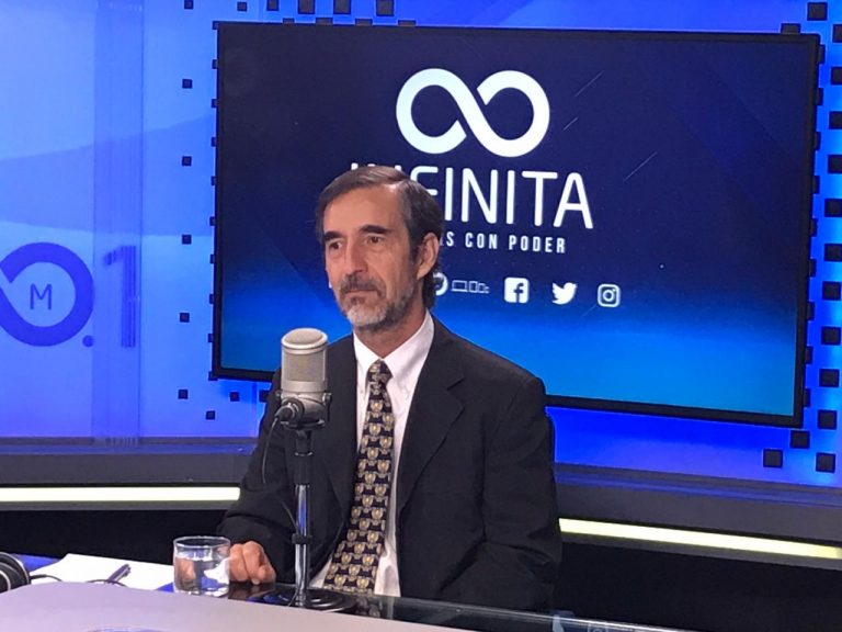 Cristián Echeverría por crisis social: "La respuesta inicial fue de mucho medio del aparato político institucional"