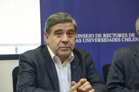 Rector de la UAH califica como insensato ofrecimiento de universidad Austral de ingresar sin PSU al vocero de la ACES