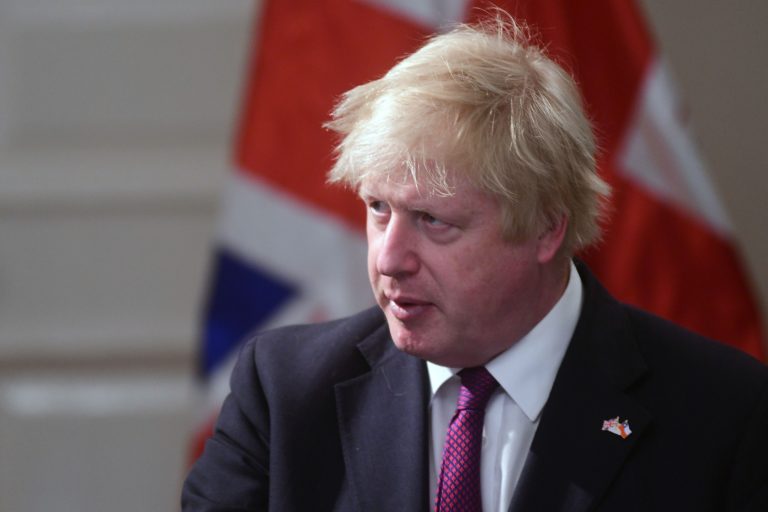 Guido Larson:"No creo que sea coincidencia que justo cuando se negociando el Brexit, Boris Johnson anuncie que China se hará cargo de sus redes 5G"