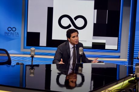 Ministro Briones por hechos de violencia en el país: "La democracia está bajo amenaza"