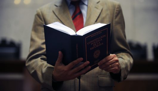 Abogados constitucionalistas abordaron las claves del proceso constituyente de cara al plebiscito del 26 de abril