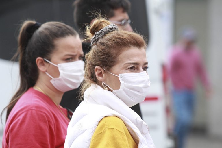 Secretario nacional del Colegio Médico: "Las personas que tienen indicación medica de hacer cuarentena, pero las autoridades no hacen seguimiento"