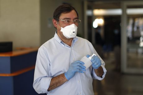 Felipe Guevara: "Hemos ido aprendiendo todos de a poco. Al principio hubo un relajo y luego la gente se empezó a tomar en serio la cuarentena".