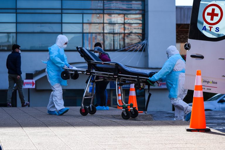 Dr. Pablo Vial por coronavirus: "La gran mayoría de los pacientes a los 10 días de infección ya tiene anticuerpos"