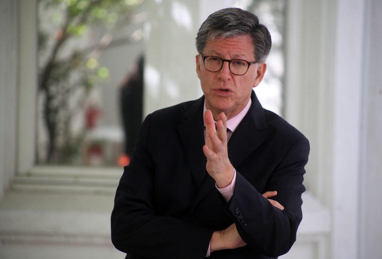 José Miguel Vivanco: "Las cifras que entrega el gobierno de Maduro no son creíbles, son absurdas".