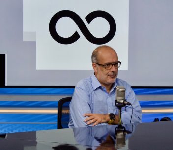 Rodrigo Valdés "La estrategia del gobierno y su visión de qué iba a pasar fue superada por los hechos"