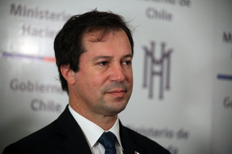 Ministro Palacios sobre la pandemia: "Esto exige responsabilidad de todos o no vamos a salir de esta situación"
