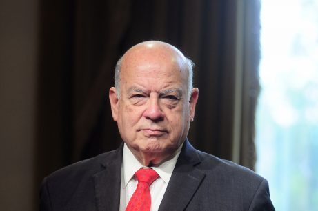 Insulza acusa doble estándar de ministro del Interior: "Insiste en culpar a otros de lo que está pasando, no critica a los camioneros"