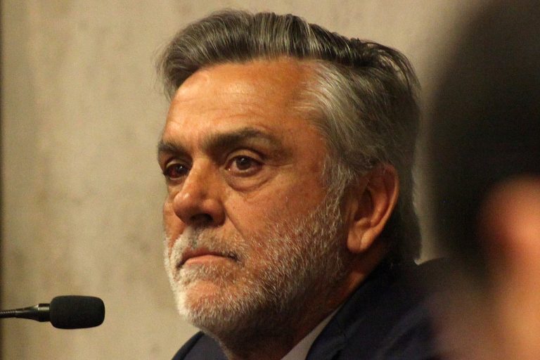 Pablo Longueira: "La centro derecha tiene que entrar en un proceso de reflexión muy importante"