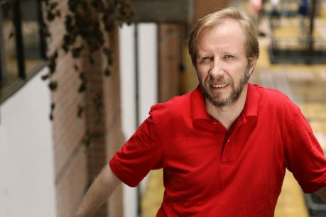 Francisco Gallego: "El sistema político no es capaz de resolver problemas evidentes para la calle"