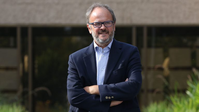 Bernardo Larraín calificó de "aberrante" proyecto que indultaría a "personas que participaron en saqueos, en actos incendiarios"