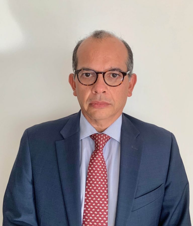 Luis M. Castilla, ex ministro de Economía Perú: "Esto sume al país en un periodo de mucha inestabilidad política"
