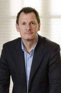 Raphael Bergoeing analizó los desafíos de Chile para ser un país desarrollado: "Chile está justo a mitad del camino en el desarrollo"