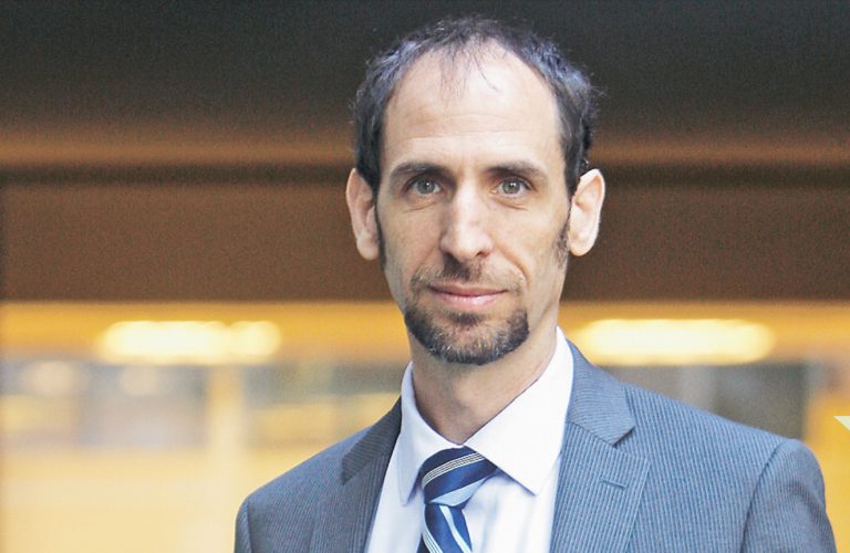 Igal Magendzo: "El sistema financiero está viviendo con respiración artificial que se la está proveyendo el Banco Central"
