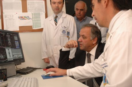 Álvaro Erazo: "No estamos cumpliendo con los indicadores para movernos de una etapa a otra, el virus sigue contagiando"