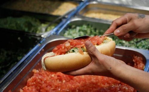 Día del completo: las promociones y mejores lugares para celebrarlo en grande