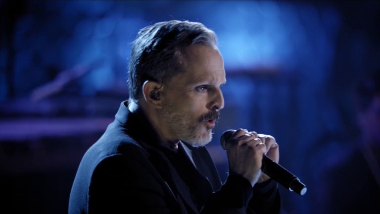 Canción Infinita: Jueves en español
