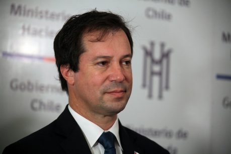 Ministro Palacios y feriado del 21 de junio: "Tengo una opinión negativa de legislar a último segundo"