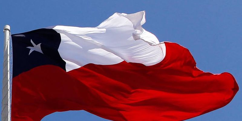 Senadores oficialistas presentaron proyecto que sanciona a quienes se burlen los símbolos patrios - Vimarsana News
