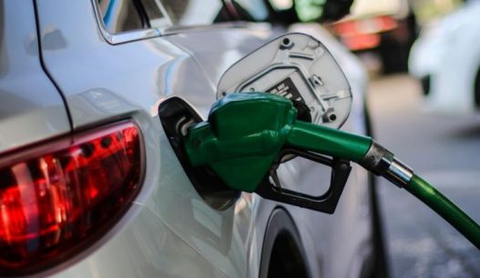 Precio de la bencina: Entérate cuándo y cuánto baja el valor del combustible