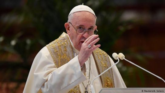 Papa Francisco fue amenazado con una carta con tres balas en su interior