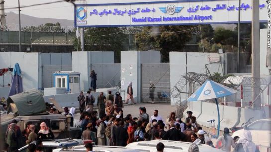Kabul: Reportan al menos 6 muertos tras dos explosiones en el aeropuerto