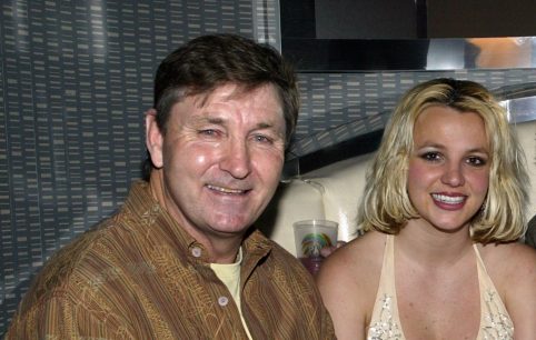 #FreeBritney: Padre de Britney Spears acepta dejar la tutela de su hija