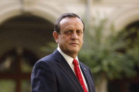 Rector Sánchez asegura que vacunación contra el Covid-19 en niños no será antes de noviembre