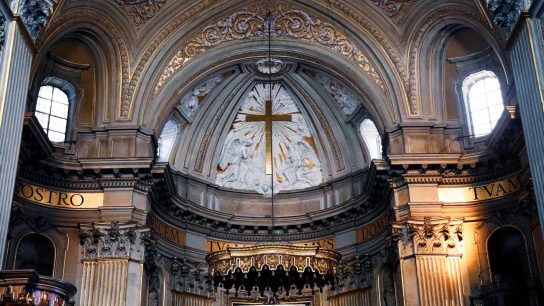 Cura español que compuso populares canciones de misa fue acusado de cometer abuso de menores