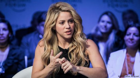 No es broma: Shakira fue atacada por jabalíes en la calle