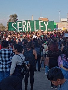 Manifestaciones por el Día de Acción Global por el Aborto provocan desvíos de tránsito y cierre de metro