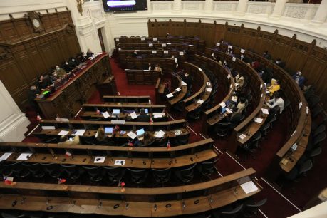 Convención Constitucional: Se suspende la sesión en medio de gritos en la sala