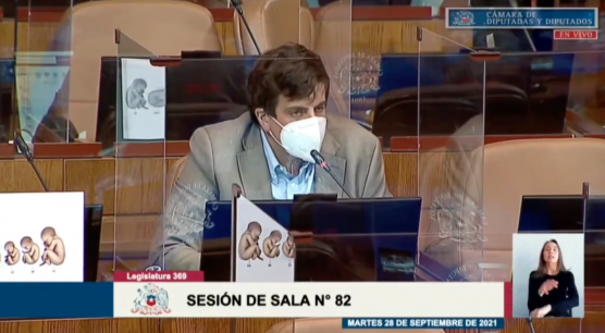 Diego Schalper vivió incómodo momento en la Cámara tras pedir minuto de silencio por "víctimas del aborto"