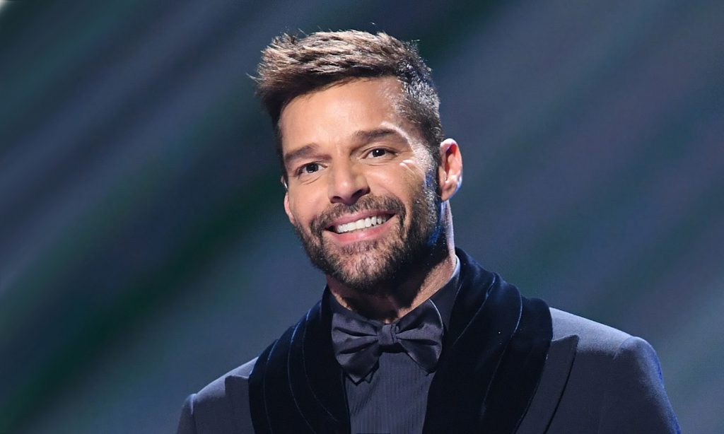 Ricky Martin sorprende con aparente operación en el rostro - Vimarsana News
