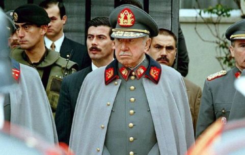 Pinochet ya no es más "hijo predilecto" de Arica: Decreto de 1974 fue derogado