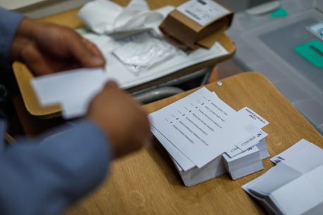 Elecciones: Hombre muere de un infarto al interior del local de votación en Punta Arenas