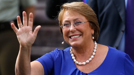 Michelle Bachelet ante acusaciones de intervencionismo: "¿Alguien podría pensar que un ex presidente no tiene opinión?"