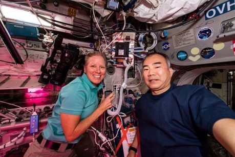 Fotografía del contacto de estudiantes de Temuco con estación espacial fue escogida por la NASA como una de las mejores del 2021