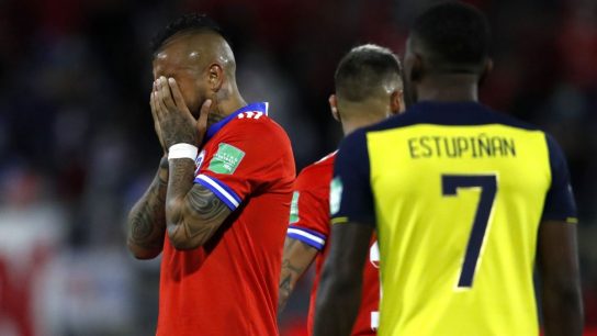 Pésima noticia: Vidal es sancionado con 3 partidos de suspensión y Chile jugará a puertas cerradas con Argentina