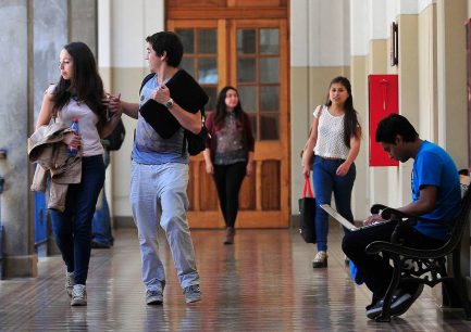 ¿Cuáles son las carreras universitarias más rentables para estudiar en Chile?: Estas son las áreas con mayor y peor proyección en el país