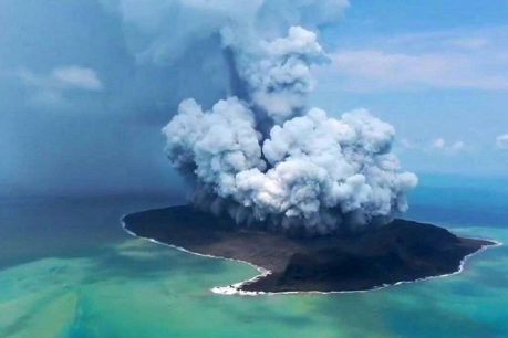 Agencia informativa desiste de una nueva erupción en volcán de Tonga: "No había sido confirmada"