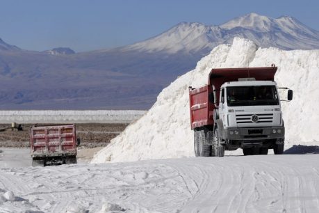 Dos empresas que ofrecieron $60 y $61 millones de dólares se adjudicaron la licitación del litio en Chile
