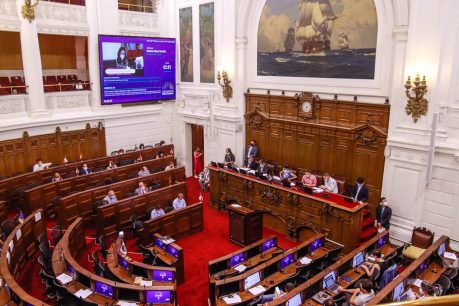 Reemplazo del Senado por Consejo Territorial gana adeptos en la Comisión de Sistema Político