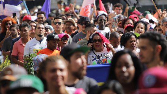 Encuesta Cadem: Un 79% desaprueba la gestión del gobierno frente a la crisis migratoria del norte de Chile