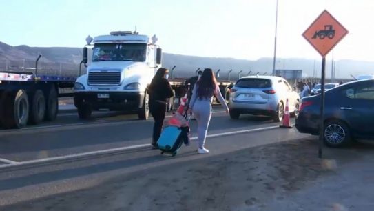 Suspenden vuelos en el aeropuerto de Iquique por manifestaciones en la ruta debido al asesinato de un camionero en Antofagasta
