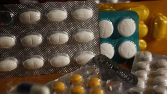 Estudio revela que analgésicos, anticonceptivos y antidepresivos son unos de los medicamentos más consumidos por los chilenos durante la pandemia