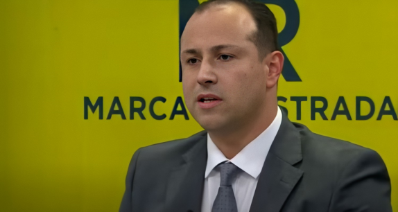 Rafael Harvey, Capitán (R) del ejército: "El exministro Espina, Desbordes y el actual ministro son cómplices y encubridores de la más grosera corrupción castrense"